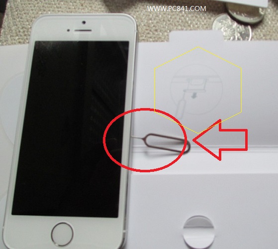 iPhone 5S SIM卡槽位置