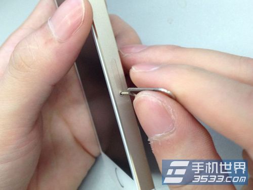 蘋果iphone5s卡槽怎麼打開  