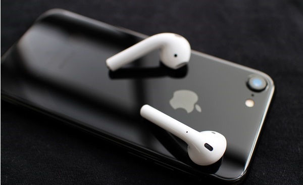 iPhone7如何與AirPods無線耳機配對  