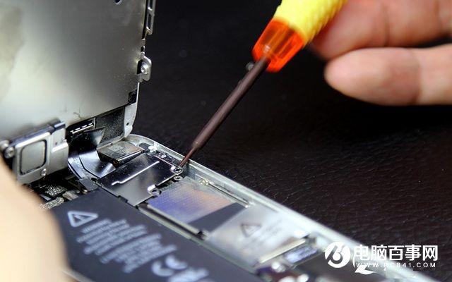 iPhone怎麼換電池  iPhone5更換電池教程