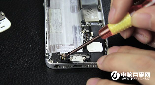 iPhone怎麼換電池  iPhone5更換電池教程
