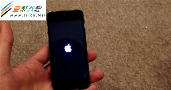 iPhone 5S遭遇藍屏死機！