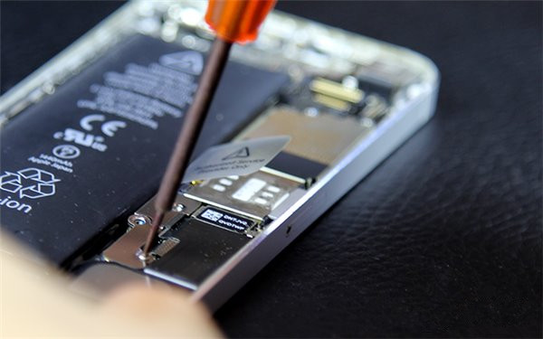 如何更換蘋果iPhone5電池？iPhone5換電池直播