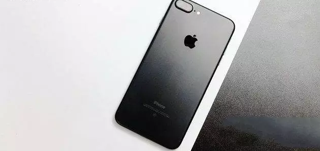 蘋果7黑色還是亮黑好看？iPhone7黑色與亮黑色區別對比