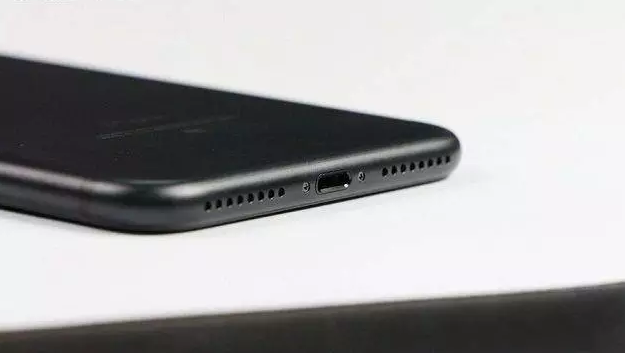 蘋果7黑色還是亮黑好看？iPhone7黑色與亮黑色區別對比