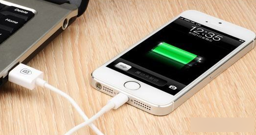 大功率充電器能明顯提高蘋果iPhone充電速度？