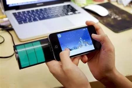 iPhone整晚充電到底會不會傷害手機電池？