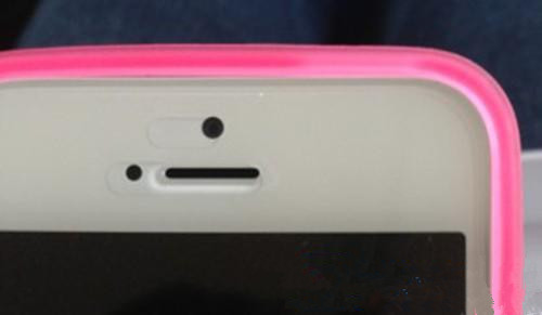iPhone5攝像頭下的小孔是什麼？