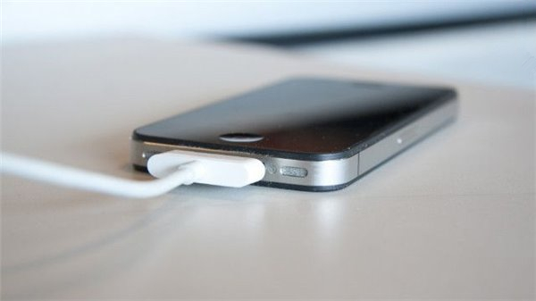 蘋果iPhone手機快速充電的4個小技巧