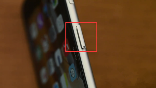 iPhone6插卡的地方在哪裡？怎麼打開