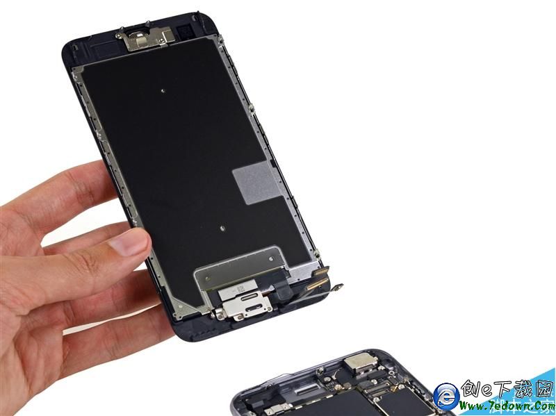 iPhone 6S Plus完全拆解：CPU內存閃存全變了！