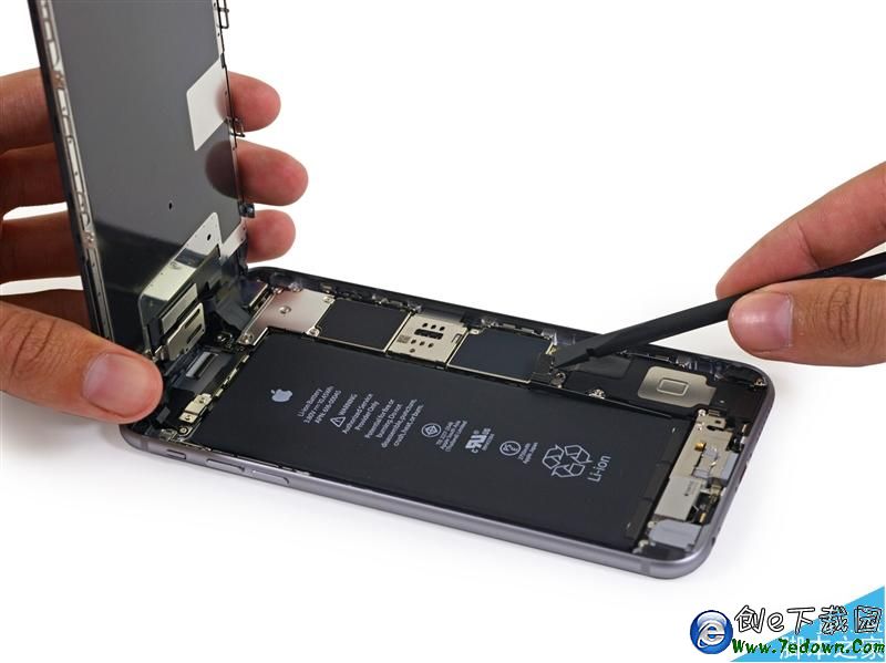 iPhone 6S Plus完全拆解：CPU內存閃存全變了！