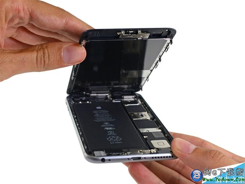 iPhone 6S Plus完全拆解：CPU內存閃存全變了！