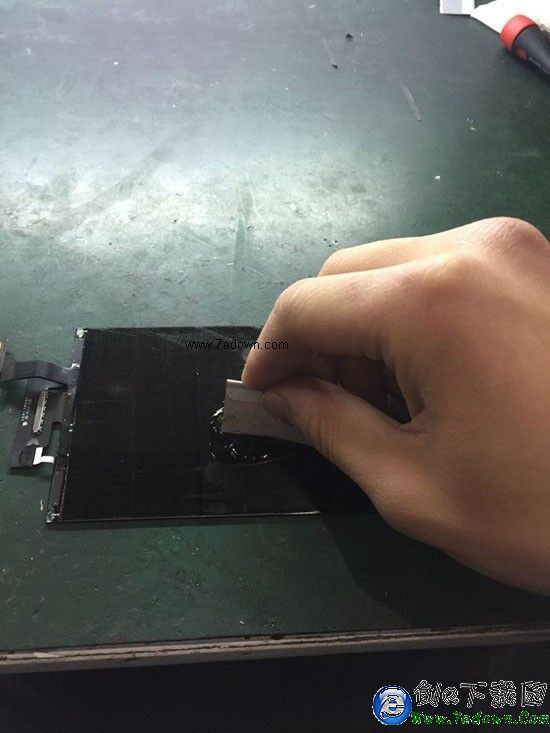 iPhone6 Plus屏幕碎了不用怕 手把手教你維修