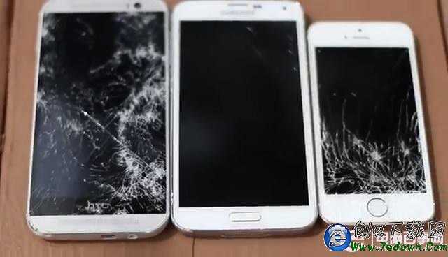 iPhone 5S/Galaxy S5/HTC M8誰更耐摔？