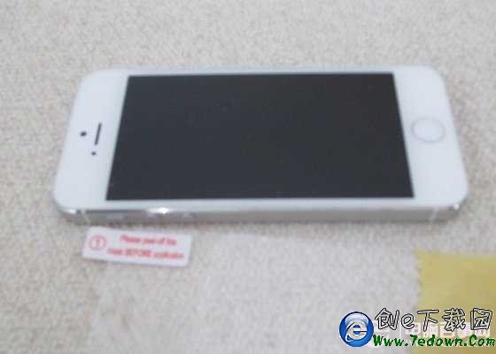 iPhone5s貼膜教程：自己動手為iPhone5S貼膜方法