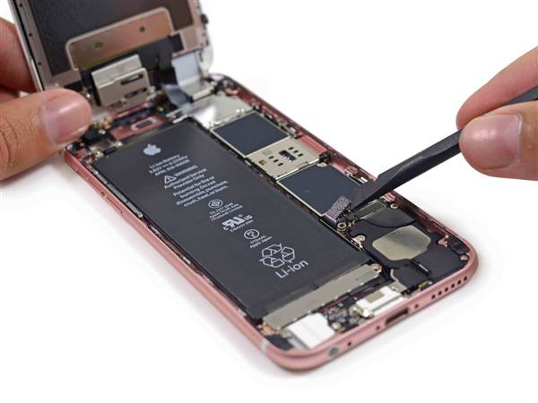 iPhone 6s頻繁自動關機怎麼辦：蘋果免費換電池 arpun.com