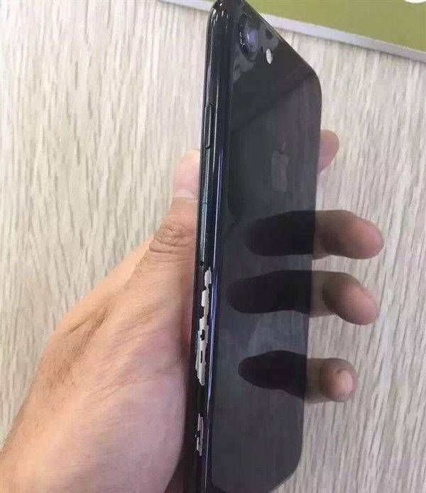 亮黑色iPhone7不戴套裸奔之後 辣瞎眼睛！