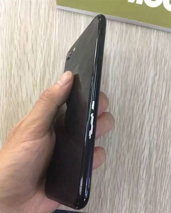 亮黑色iPhone7不戴套裸奔之後 辣瞎眼睛！