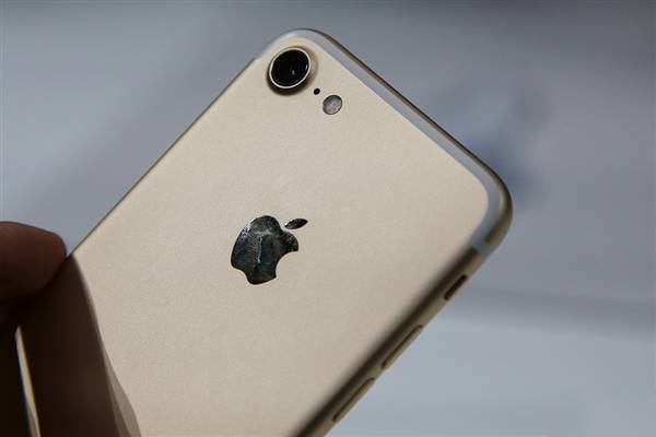 iPhone7土豪金好看嗎？蘋果7土豪金真機高清圖賞