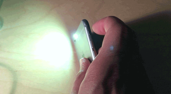 iOS9如何快速打開手電筒 