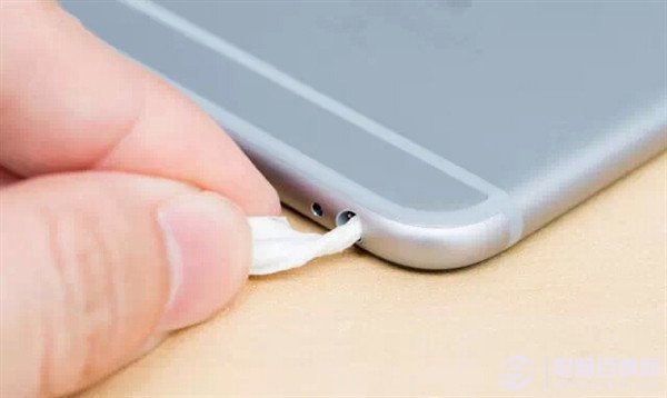 iPhone掉水怎麼辦？五步急救掉水iPhone